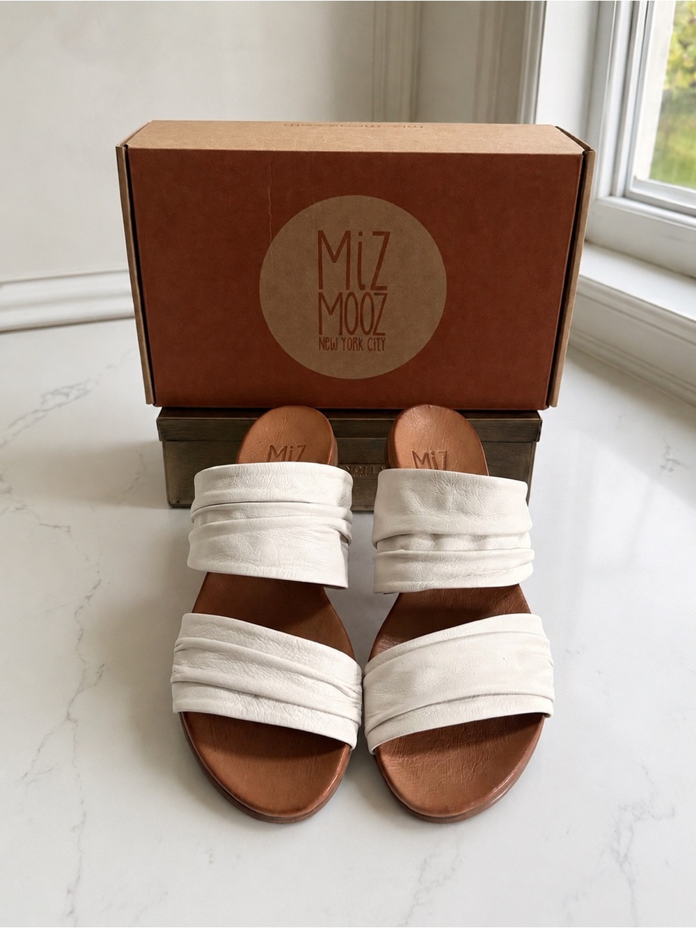 Miz Mooz Tevin Women's White Leather Ruched Double-Band Slide Sandals! Sz 41/10 - Picture 3 of 15